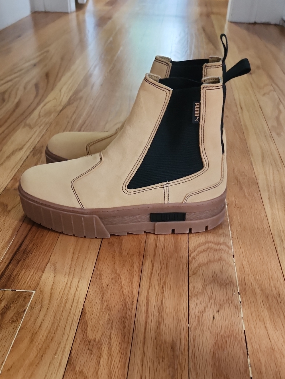 Puma Mayze Chelsea Boot Women's Size 10